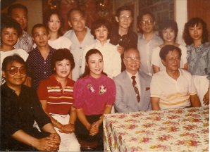1982年香港八和會館第21屆理事會部份理事與會員合照 