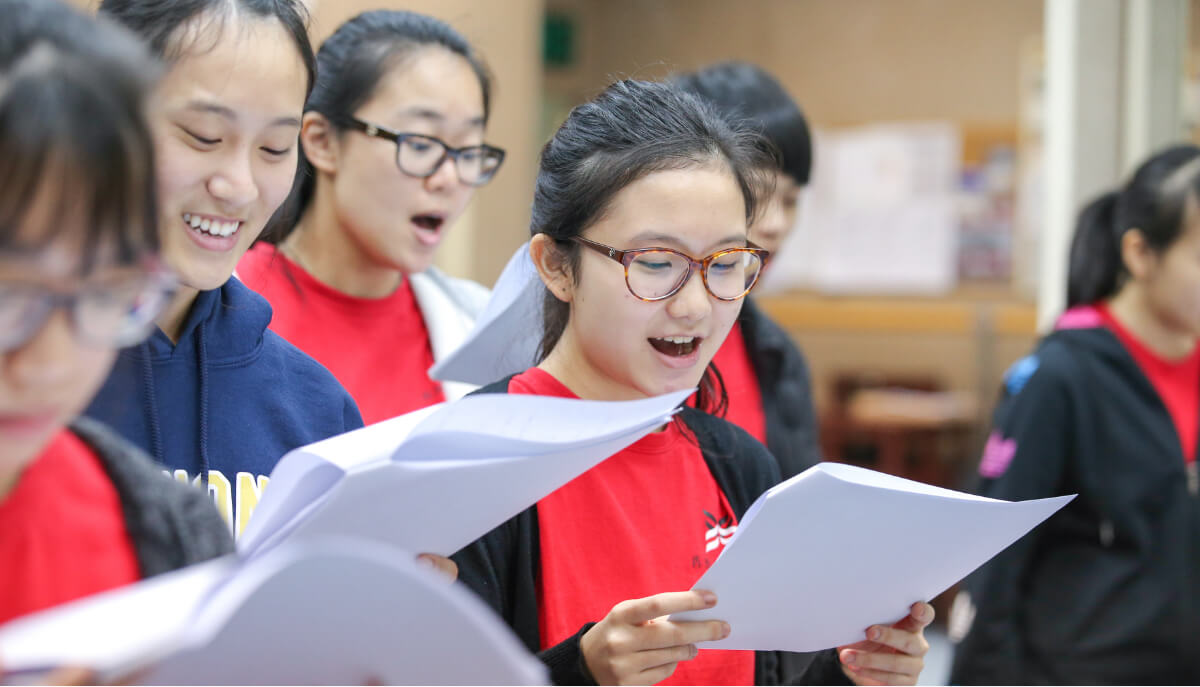 與大專、中及小學開辦「粵劇藝術課程」